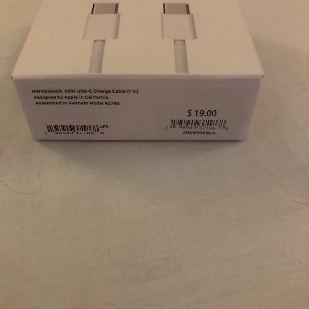 Apple USB‑C 60W Charge Cable - White - Picture 2 of 5